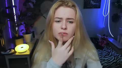 alexa_pirs online show from November 2025 12:04:01 PM