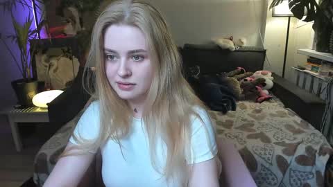 Snapshot of alexa_pirs chatting on May 2026 08:03:01 PM alexa_pirs online show from May 2026 08:03:01 PM