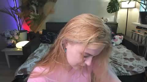 Snapshot of alexa_pirs chatting on May 2026 02:47:02 PM alexa_pirs online show from May 2026 02:47:02 PM