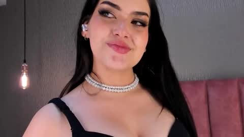 Alexa Thaylor online show from November 2025 07:14:01 PM