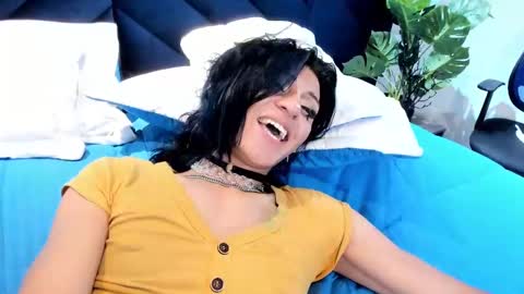 alexa_vandercloude online show from February 2025 12:22:02 AM