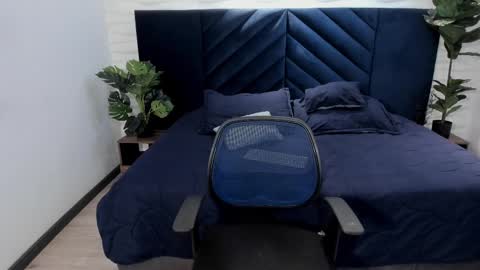 alexa_vandercloude online show from February 2025 09:15:01 PM