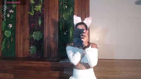 alexa_vandercloude online show from February 2025 11:52:01 AM