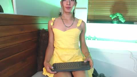 alexa_vandercloude online show from September 2025 11:27:02 PM