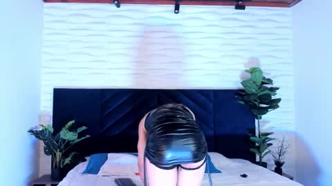 alexa_vandercloude online show from October 2025 08:53:02 PM