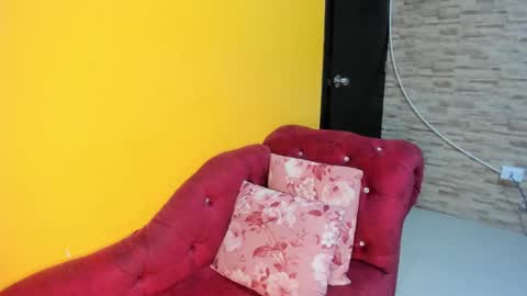 alexaa_small online show from September 2025 02:22:02 AM