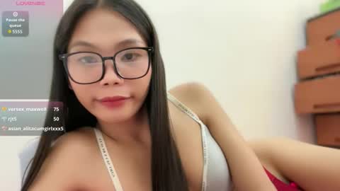 Snapshot of alexaloove chatting on April 2026 05:30:01 PM alexa online show from April 2026 05:30:01 PM