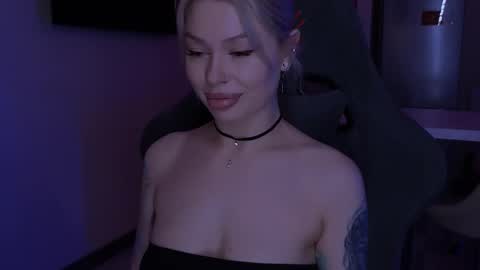 Alexa Mason online show from November 2025 02:10:01 AM