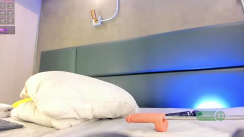 Snapshot of alexamonroe_ chatting on September 2025 09:53:02 PM Alexa online show from September 2025 09:53:02 PM