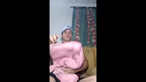 Snapshot of alexander_golden chatting on December 2025 02:54:02 AM alexander_golden online show from December 2025 02:54:02 AM