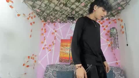 chicos hot online show from December 2025 02:00:02 PM