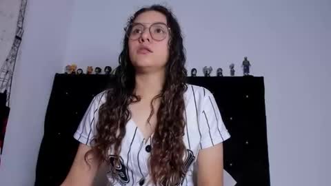 Snapshot of alexandra_clauss chatting on February 2026 10:06:02 PM alexandra clauss online show from February 2026 10:06:02 PM