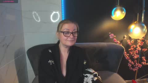 Alexandra online show from December 2024 06:01:02 PM