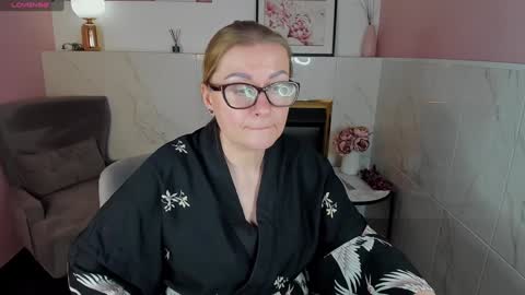 Alexandra online show from January 2025 12:17:02 AM