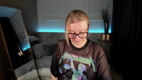 Alexandra online show from February 2025 04:01:01 AM