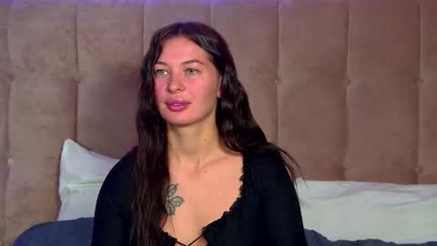 AlexandraBloom online show from October 2025 06:27:02 PM