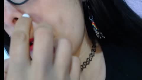 alexandrasaen online show from November 2025 11:48:01 PM