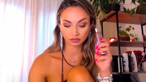 alexandrawooow online show from September 2025 01:55:01 PM