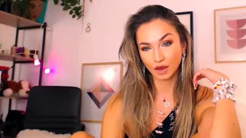 alexandrawooow online show from October 2025 06:31:01 PM