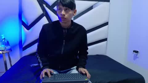 Snapshot of alexandro_bover chatting on November 2025 07:13:02 PM Alexandro online show from November 2025 07:13:02 PM