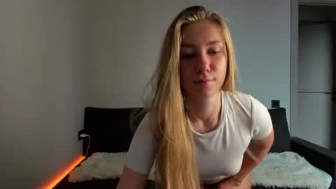 Snapshot of alexarti chatting on July 2026 05:10:02 AM Alex online show from July 2026 05:10:02 AM