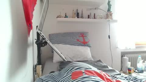 alexderkleine online show from February 2026 10:33:02 AM