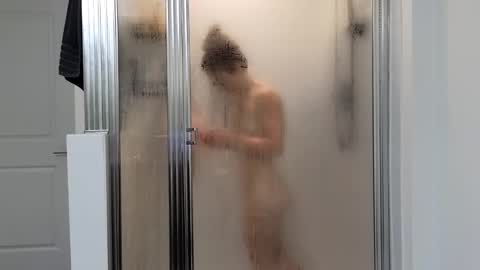 Alexi online show from January 2025 02:02:02 PM