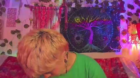 Alex online show from December 2025 01:44:01 AM