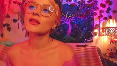Snapshot of alexiafisher_ chatting on July 2026 09:43:01 PM Alex online show from July 2026 09:43:01 PM