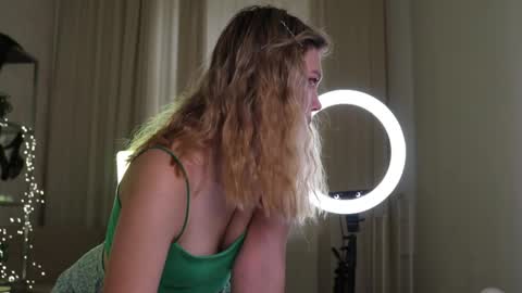 Alexina online show from October 2025 10:47:02 AM