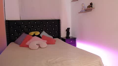 Snapshot of alexis21_ chatting on September 2025 05:20:01 AM Alexis online show from September 2025 05:20:01 AM