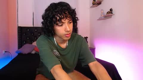 Snapshot of alexis21_ chatting on October 2025 07:22:02 PM Alexis online show from October 2025 07:22:02 PM