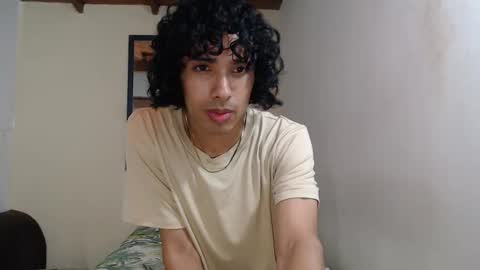 Snapshot of alexis21_ chatting on October 2025 02:33:01 AM Alexis online show from October 2025 02:33:01 AM