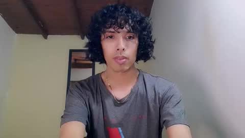 Snapshot of alexis21_ chatting on October 2025 12:33:02 AM Alexis online show from October 2025 12:33:02 AM