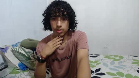 Snapshot of alexis21_ chatting on November 2025 03:38:02 AM Alexis online show from November 2025 03:38:02 AM