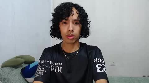 Snapshot of alexis21_ chatting on December 2025 02:47:01 PM Alexis online show from December 2025 02:47:01 PM