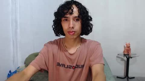 Snapshot of alexis21_ chatting on December 2025 10:20:01 AM Alexis online show from December 2025 10:20:01 AM