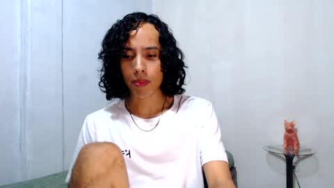 Alexis online show from April 2026 01:33:02 PM