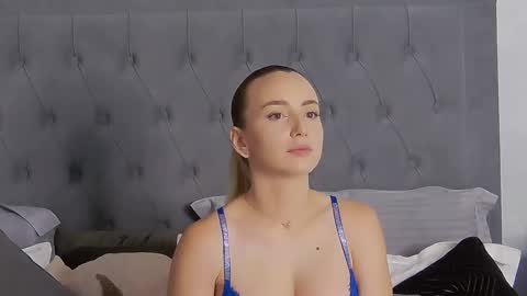 Alexis online show from October 2025 07:29:01 AM