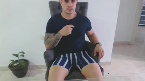 Snapshot of alexmaximuss chatting on December 2024 10:25:02 PM Maximuss online show from December 2024 10:25:02 PM