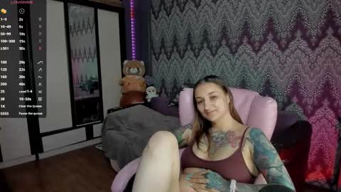 Snapshot of alexracc00n chatting on December 2024 06:04:02 AM Alex online show from December 2024 06:04:02 AM