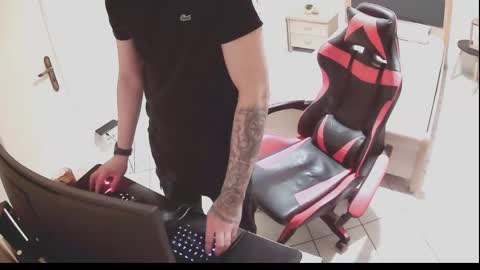 alexthepro00 online show from October 2025 04:14:02 PM