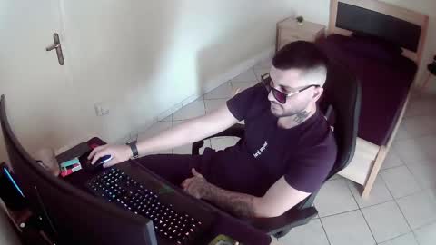 Snapshot of alexthepro00 chatting on June 2026 12:07:02 PM alexthepro00 online show from June 2026 12:07:02 PM