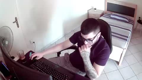 Snapshot of alexthepro00 chatting on June 2026 01:04:02 PM alexthepro00 online show from June 2026 01:04:02 PM