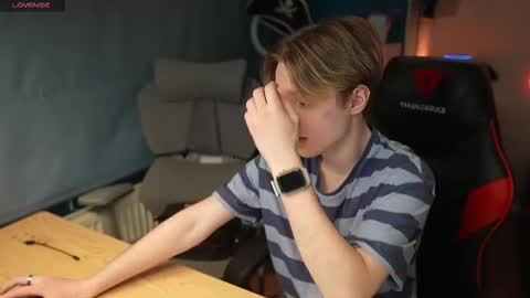 Snapshot of alexycutie chatting on February 2026 04:36:01 PM Alexycutie online show from February 2026 04:36:01 PM