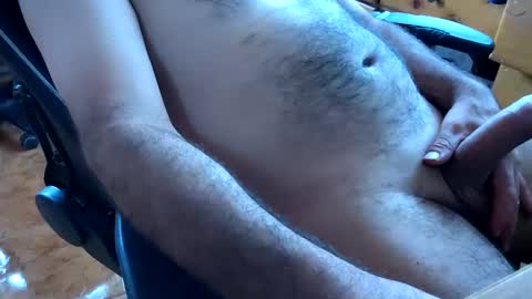 Snapshot of algodesente chatting on November 2025 05:11:01 PM Alguien online show from November 2025 05:11:01 PM