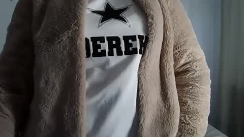 Snapshot of alia054 chatting on January 2025 03:58:01 PM Alia online show from January 2025 03:58:01 PM