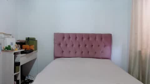 Snapshot of alia054 chatting on September 2025 12:05:02 PM Alia online show from September 2025 12:05:02 PM