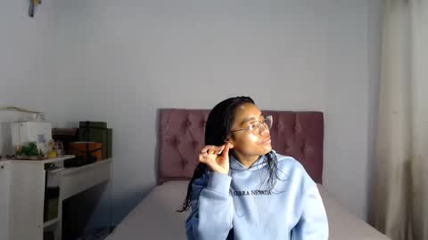 Snapshot of alia054 chatting on September 2025 01:38:01 PM Alia online show from September 2025 01:38:01 PM