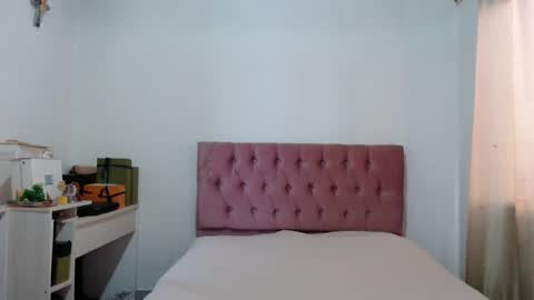 Snapshot of alia054 chatting on October 2025 12:00:02 PM Alia online show from October 2025 12:00:02 PM